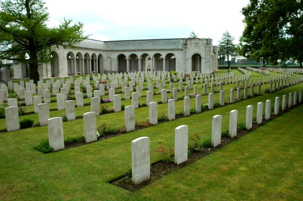 Le Touret Military Cemetery & Memorial - Richebourg-l'Avoue, Pas-de-Calais